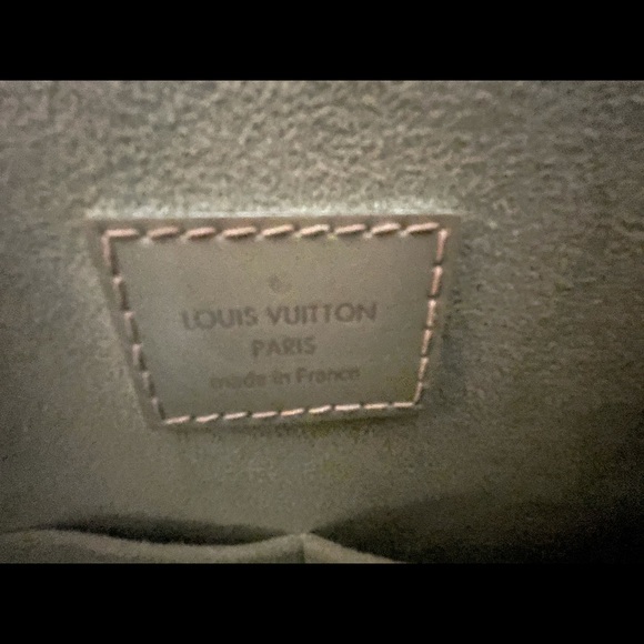 Louis Vuitton Alma - Picture 15 of 16
